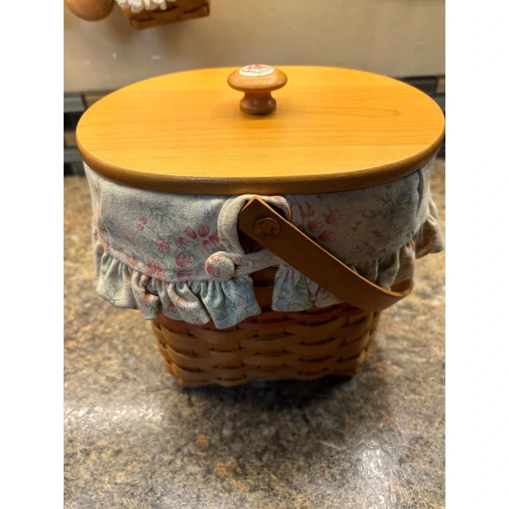 Longaberger 2001 Handwoven Basket with Lid Floral Liner and To Mom With Love Tag